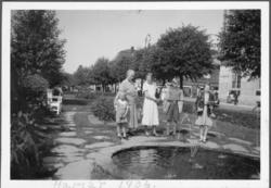 Tre generasjoner på utflukt til Hamar, 1936.
