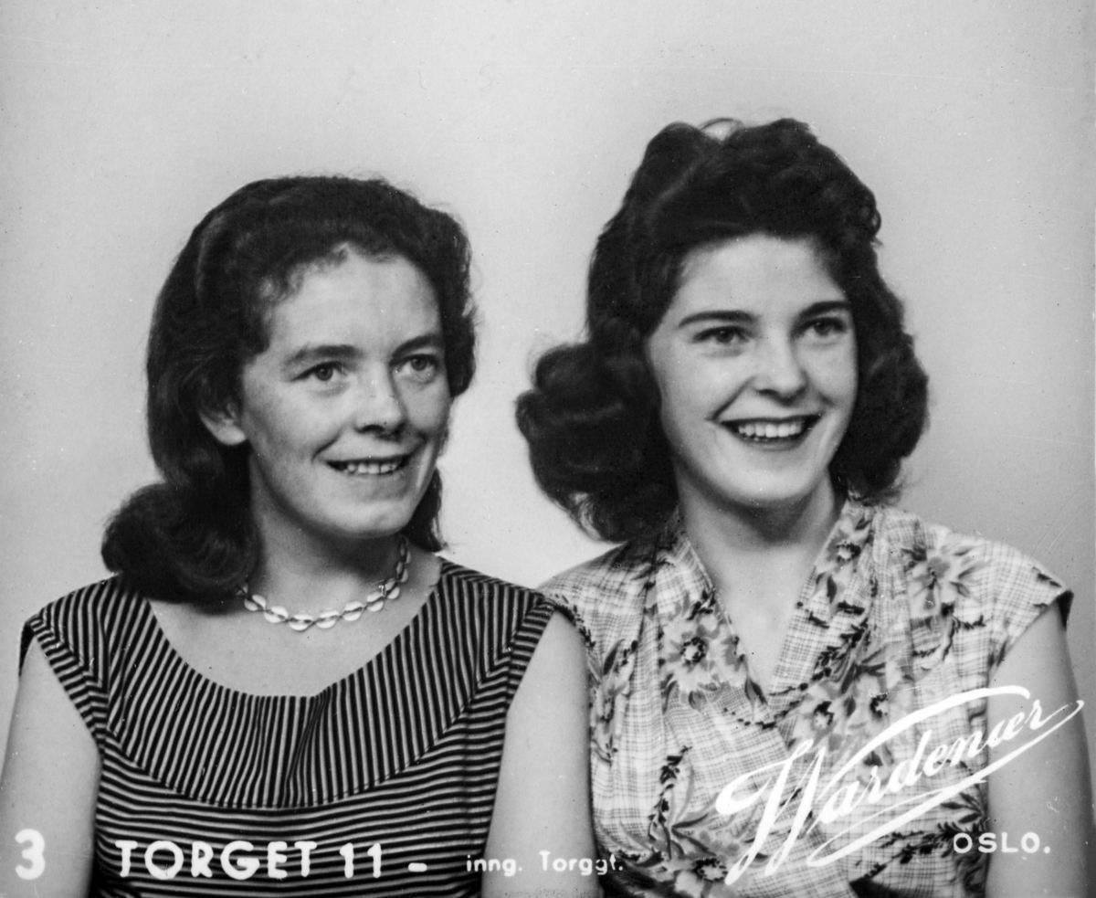 F.v. Elisabeth Johansen f. 1932 og Martha Johansen f. 1937 fra Kronstad i Alta.