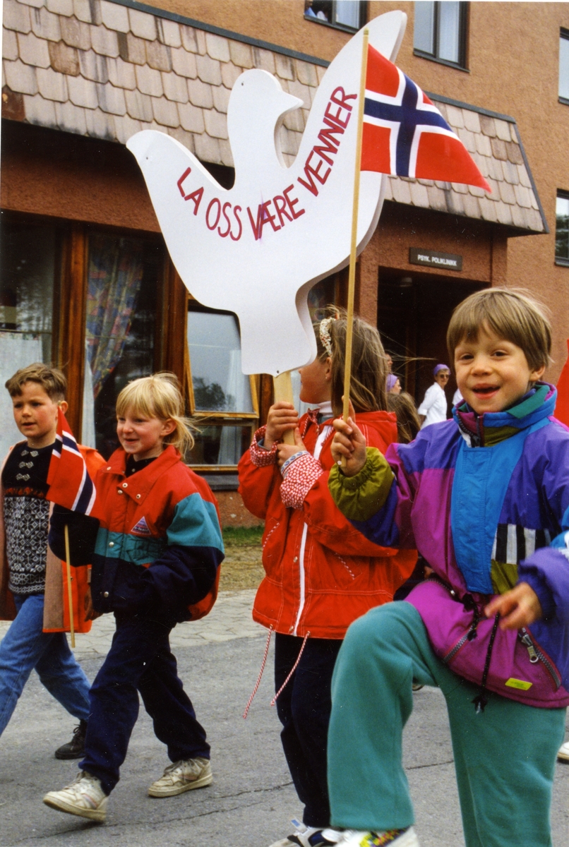 Fredsmarsj i forbindelse med fredsjubileet 1995