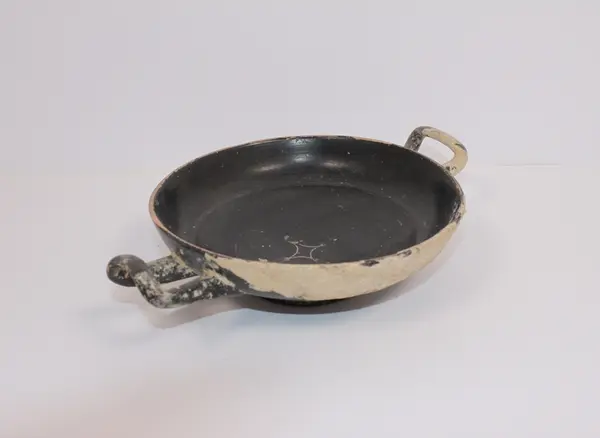 Antikk skål fra Pompeii av brent leire