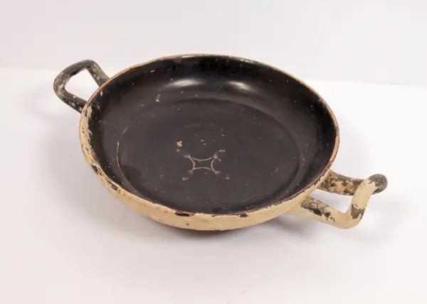 Antikk skål fra Pompeii av brent leire