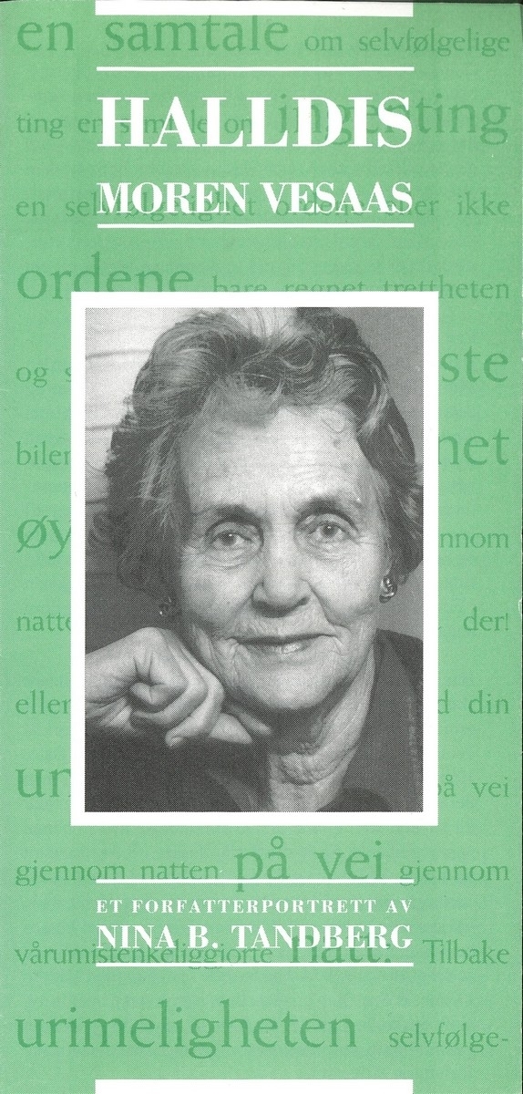 Flygeblad på åtte sider om forfattaren Halldis Moren Vesaas (1907-1995). I forfattarportrettet skriv Nina B. Tandberg: "Halldis Moren Vesaas er ein av dei mest lesne lyrikarane i Noreg. Hennar dikt er nære og personlege, men samstundes allmenngyldige. Dikta "treffer folk heime" og har noko å seie til menneske i alle livsfasar, unge som gamle." Flygebladet er frå året 1997, som markerte at det var 90 år sidan Vesaas vart fødd. Biblioteksentralen har gjeve ut portrettet.