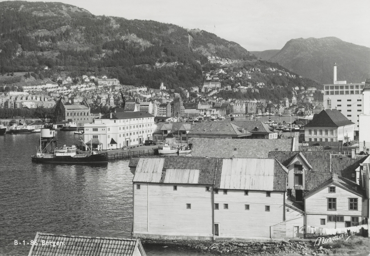 Tollboden, Bergenhus og Bryggen sett fra Nordnes