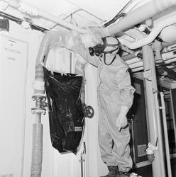 Asbetsarbeten ombord på Minf. Visborg