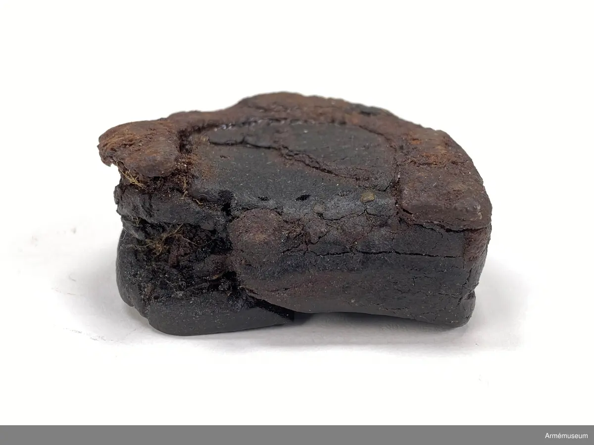 Grupp C I.
Av läder och trä.