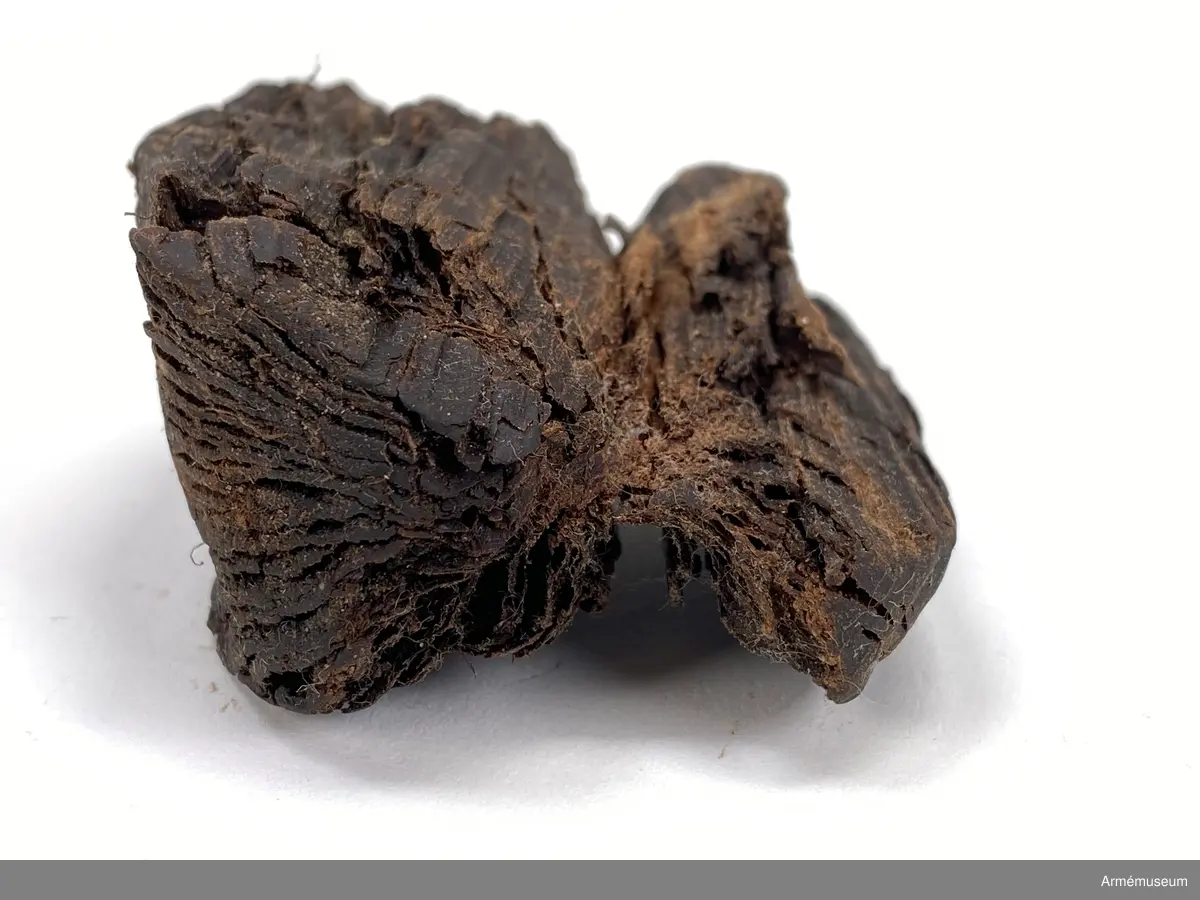 Grupp C I.
Av läder och trä.