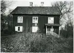 Svedvi sn, Hallstahammars kn, Hallstahammar.
Länsmansgården, 1971.