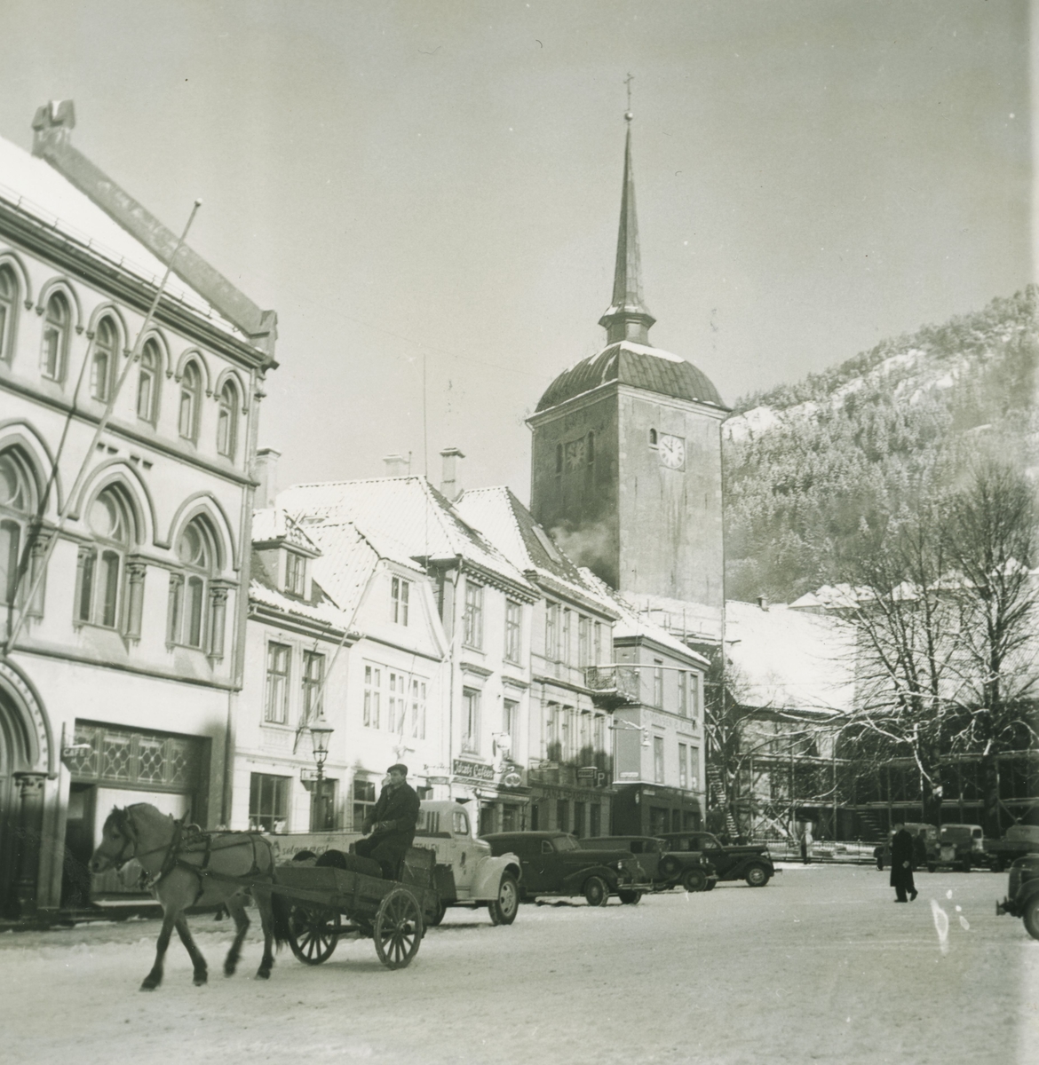 Bergen. Korskirkeallmenningen, ca. 1946.