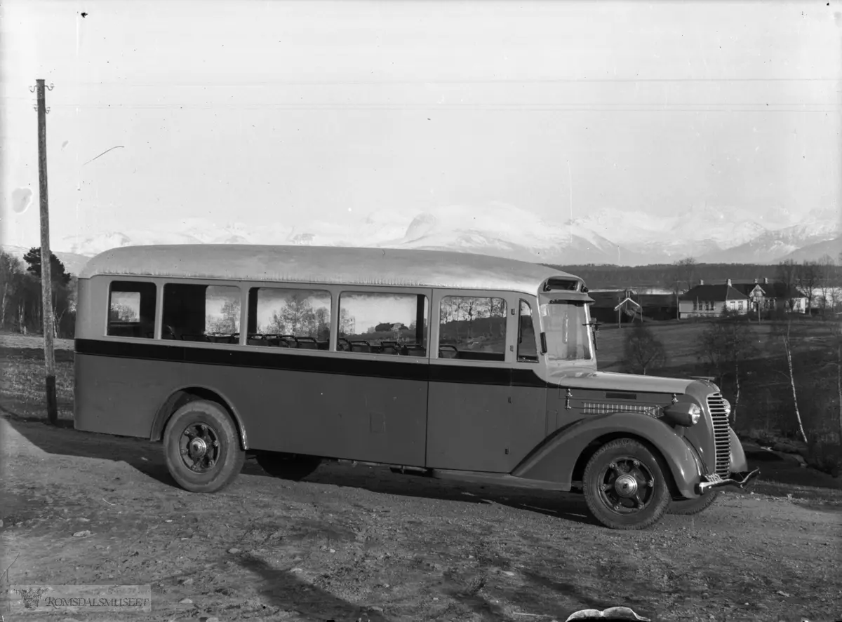 Buss med reg nr T-2252 i Frænavegen.