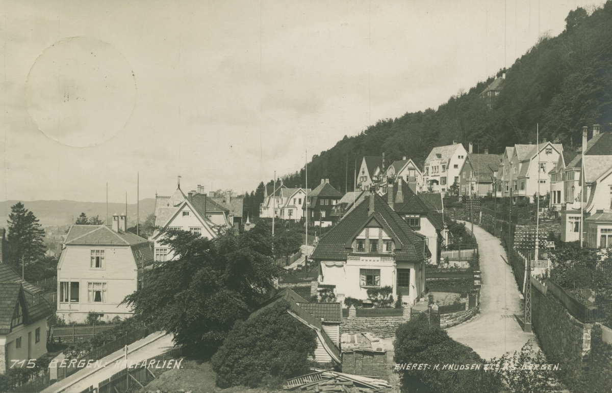 Bergen. Kalfarlien. Utgiver: K. Knudsen & Co.