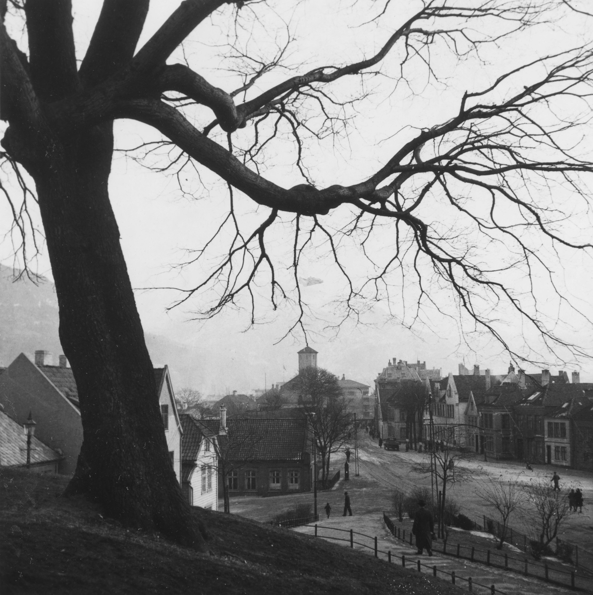 Bergen. Klosteret, mot Corps de Garde, ca. 1946.