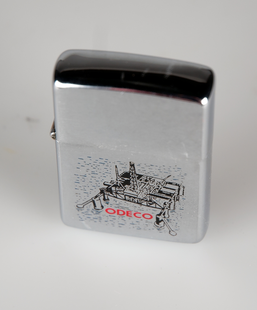 Sigarettenner med dekor.