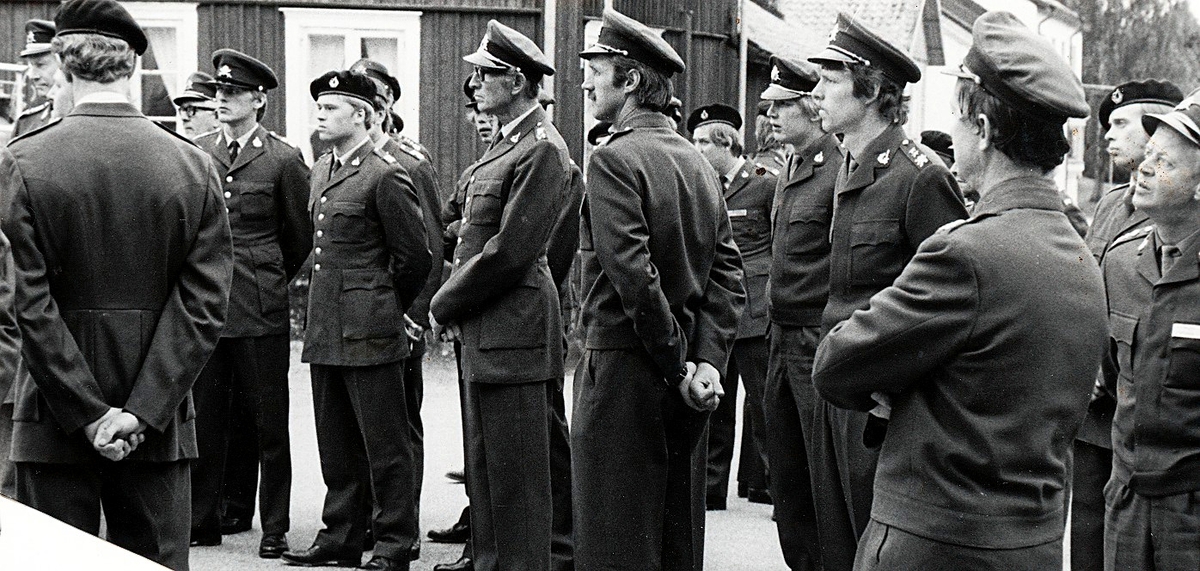 Torget Mariefred den 29 augusti

Bild 1
Allan Sjöberg, Arne Druid, Kurt Magnusson och Anders Fagerström.

Bild 2
Här känner vi igen Allan Sjöberg, Bertil Eklöf, Sören Berglund, Björn Andersson (Liljehag), Peter Jensen och Jan Forsman.

Bild 3
Curt Olsson berättar, bortom honom ser vi Bertil Eklöf och Lars Widegren. Längst t.h Ulf Tengbrand.

Bild 4
Längst t.v. Magnus Bernroth, och t.h. om Curt Olsson ser vi bl. a. Dennis Nordsten, Bertil Eklöf, Sören Berglund och Björn Andersson (Liljehag).
