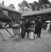 Festlighet vid Laxbrostuga, Skansen. Troligen allmogebröllop.