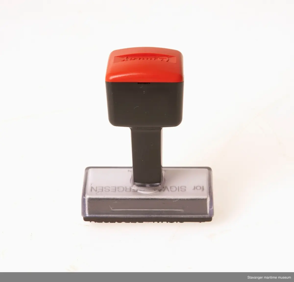 Stempel i plastikk, hvor det står: For Sigval Bergesen, Johs. Thorsen