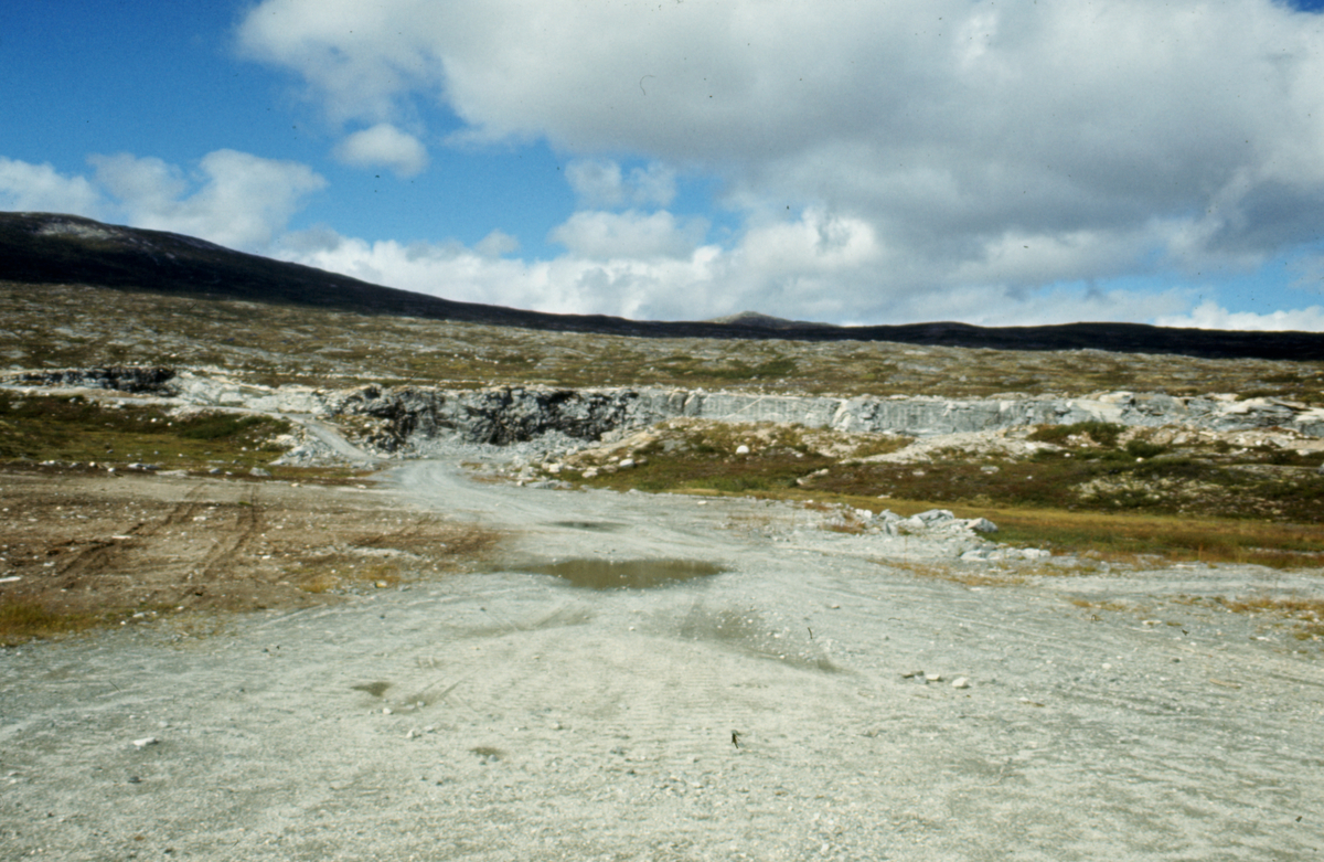 Ved Aursjøen, Aura kraftverk.