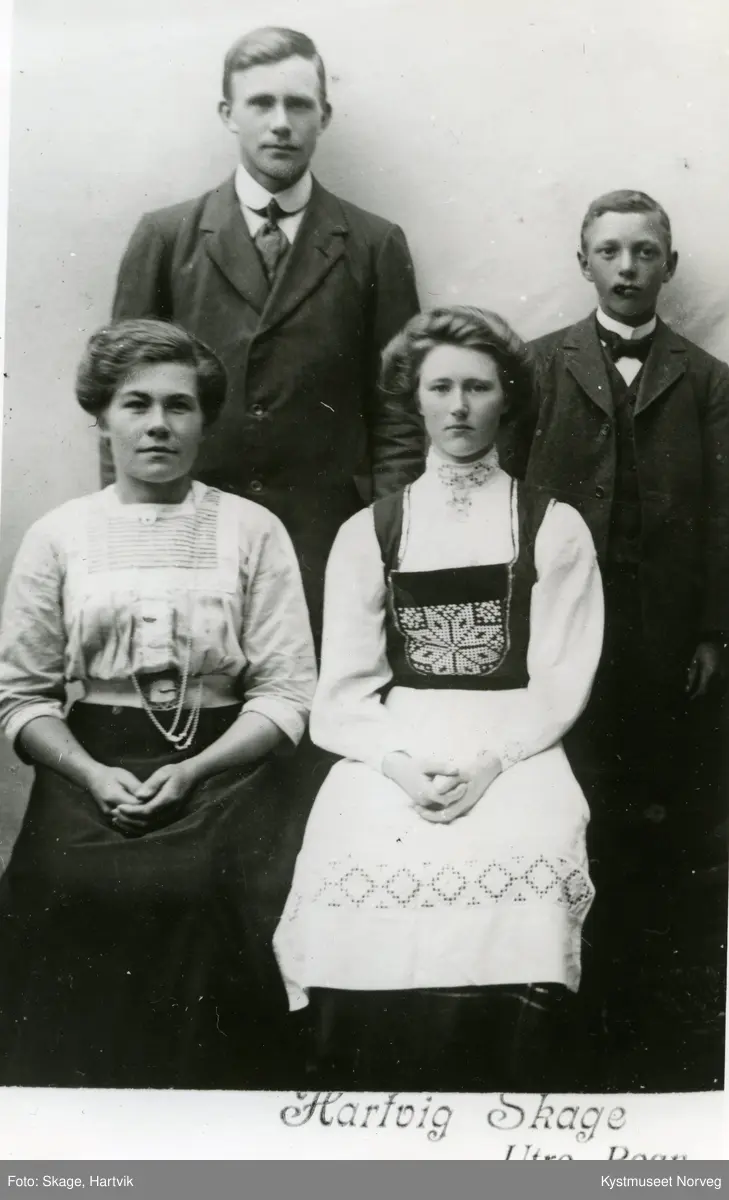 Olga Aunet, Oskar Mulstad, Embjørg Aunet og Aksel Mulstad