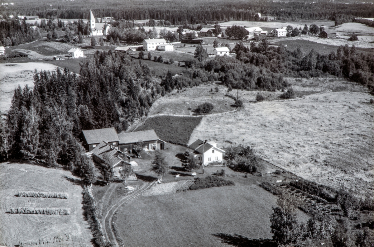 Sande av Vesle Oppsal, Vang. Flyfoto.