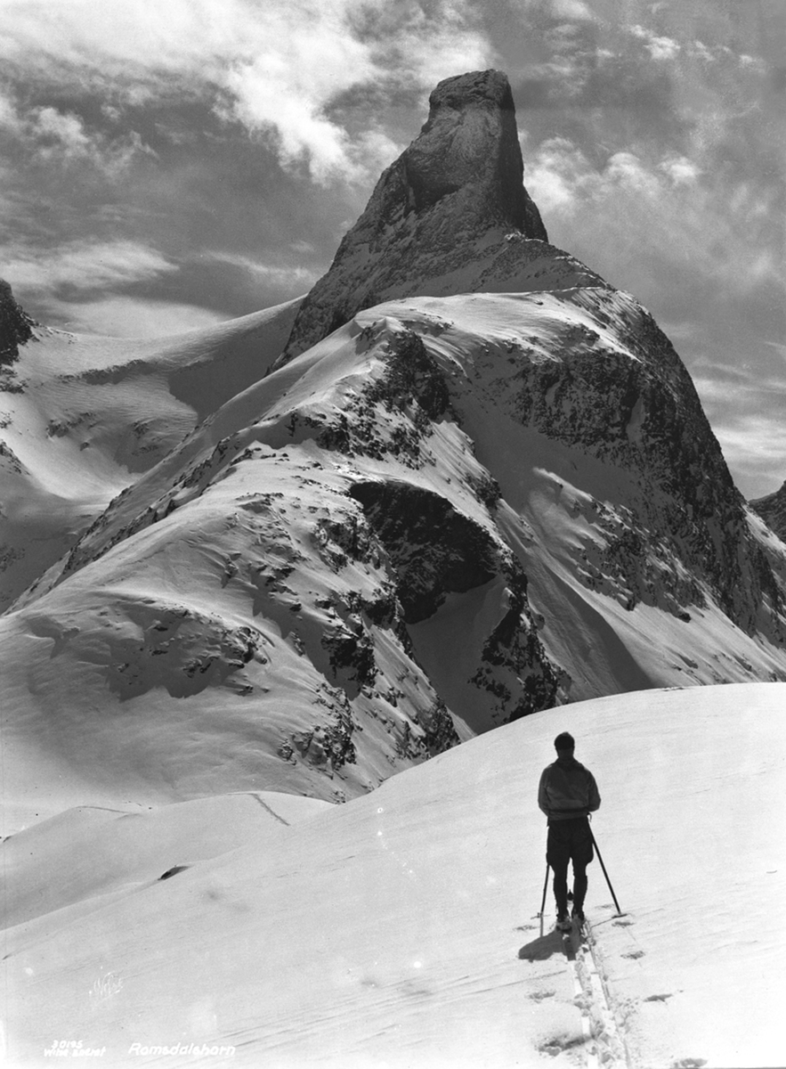 Prot: Romsdalen Vinter - Romsdalshorn fra Kammen