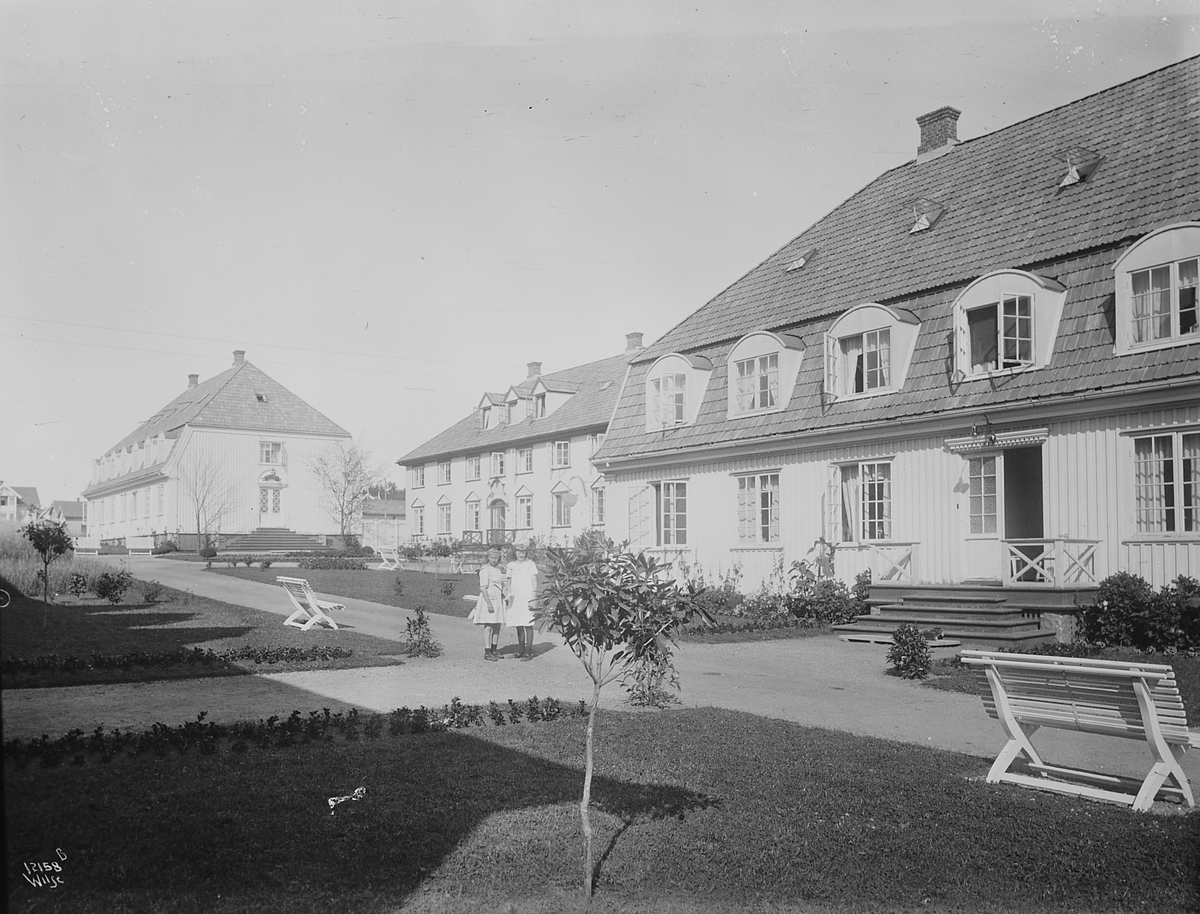 Konv: Larvik bad/villa dama, tema, russia