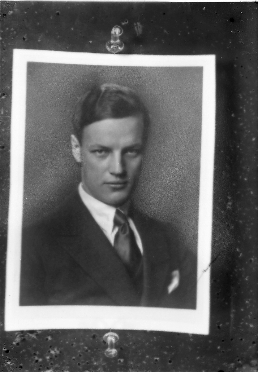 Portrett av mann. Fotografert 1925.