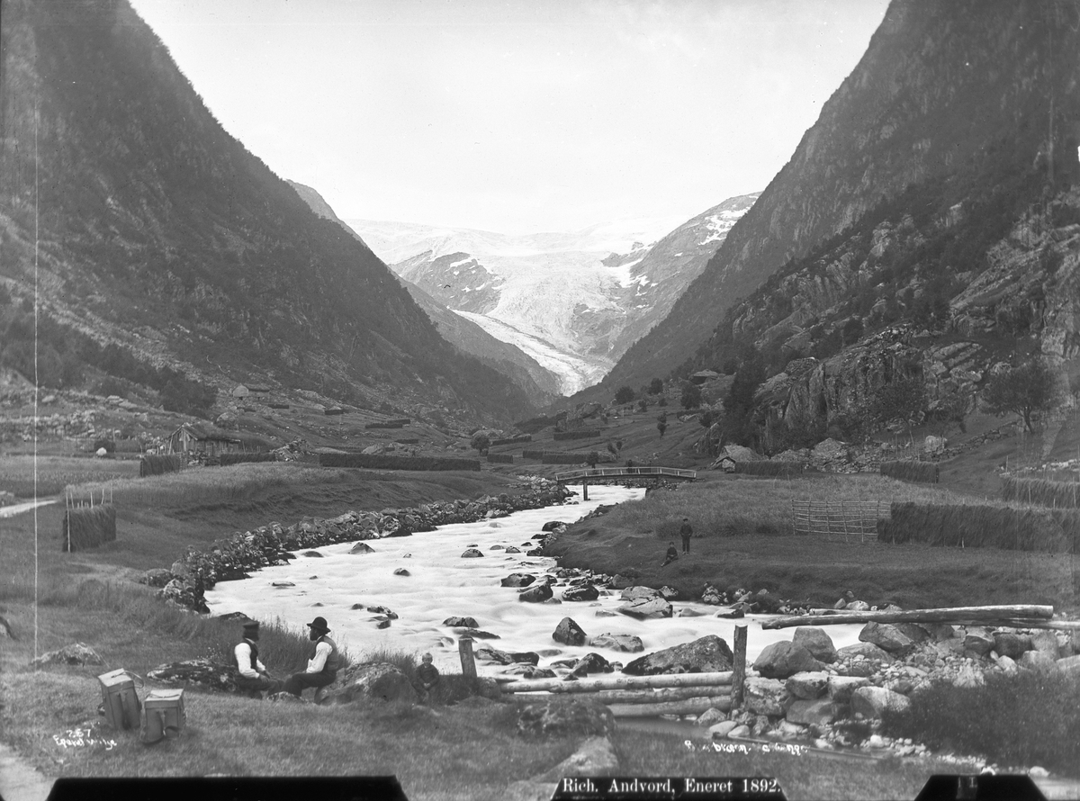 "Prot: Hardanger. Buerbræen fra Gaarden