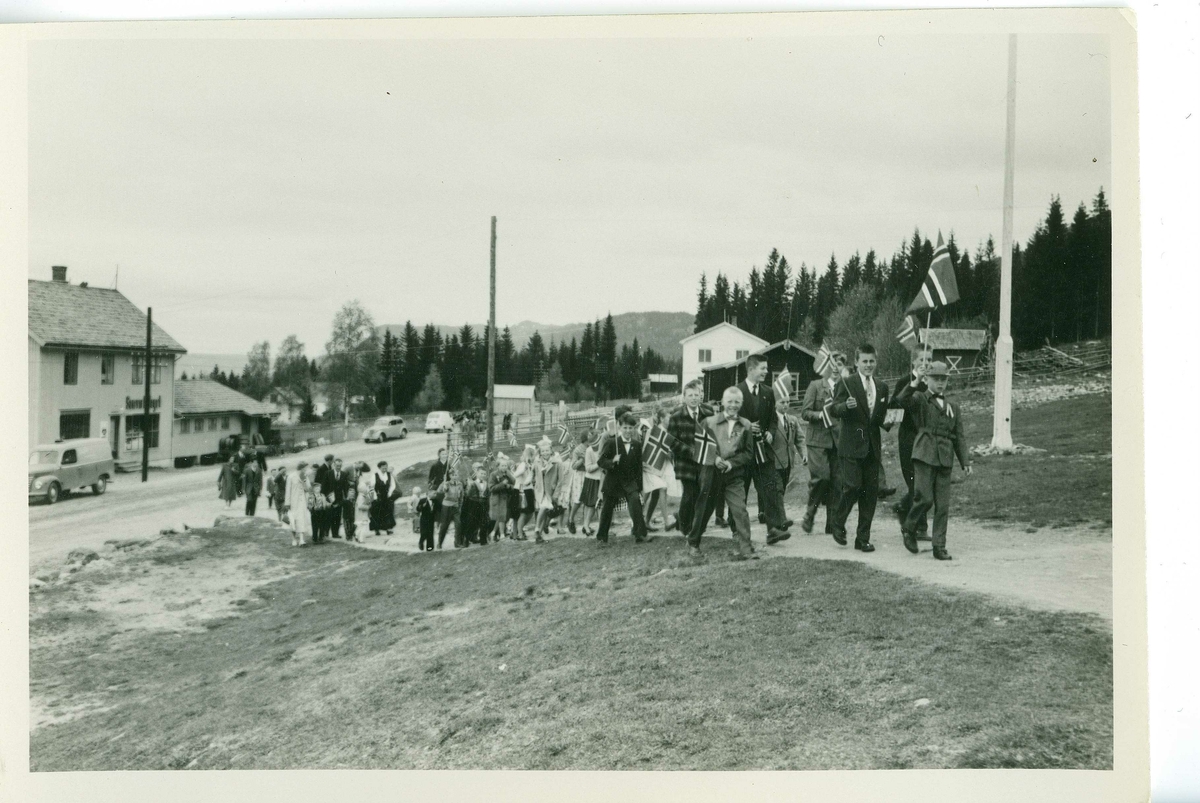 17. maitog ved Sjøvang, ca. 1957. S77. 