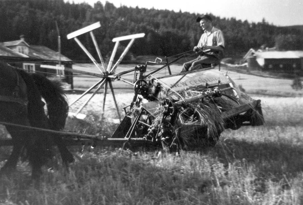 Håkon S, Bergseth med selvbinder. Ø40. 