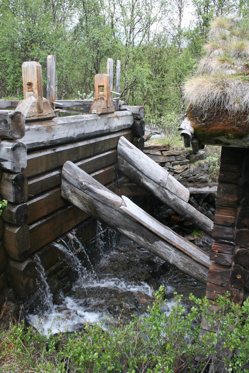 Kvernhus. Kverna i Kvita. Vassrenne