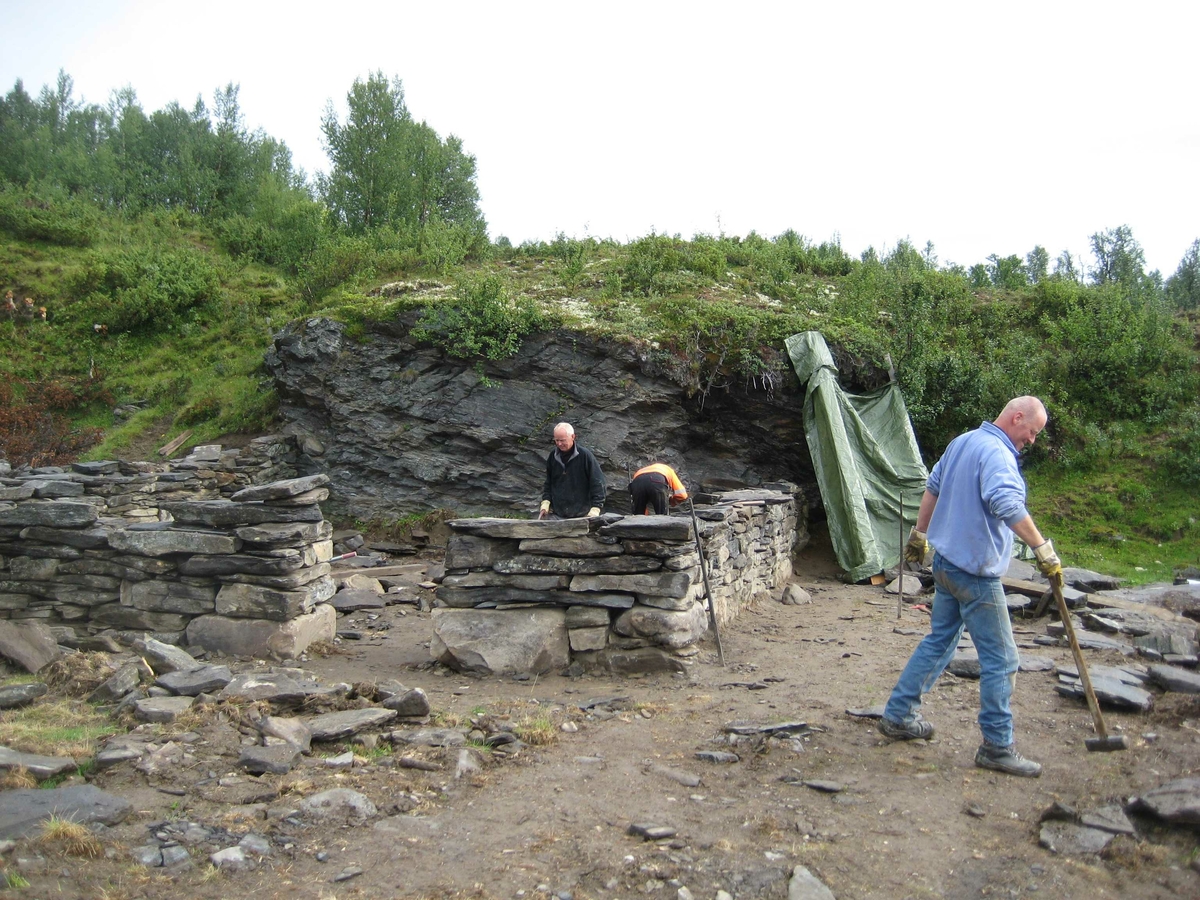 Steinmuring Magnillsjøan. 