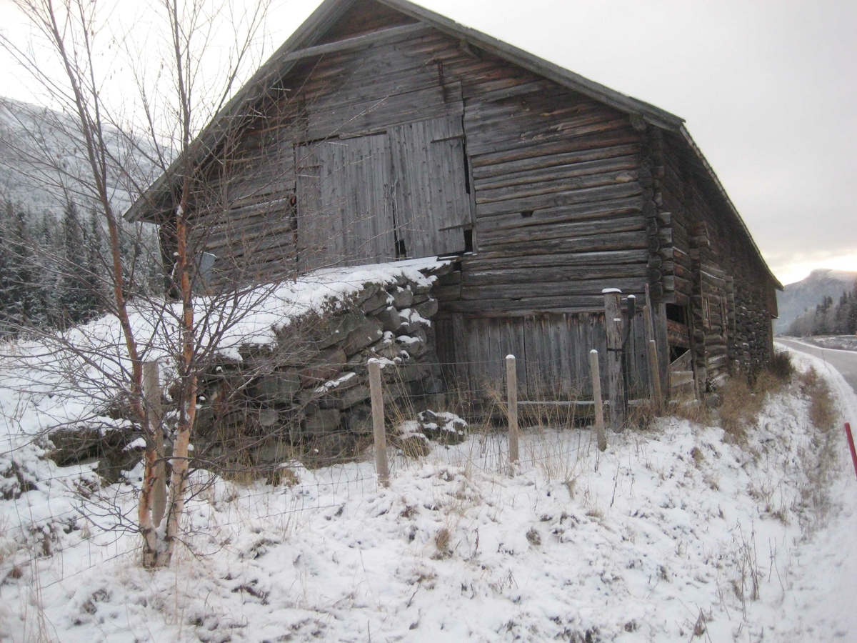 Uthus, skjelter, laft, Strømsøyen Alvdal