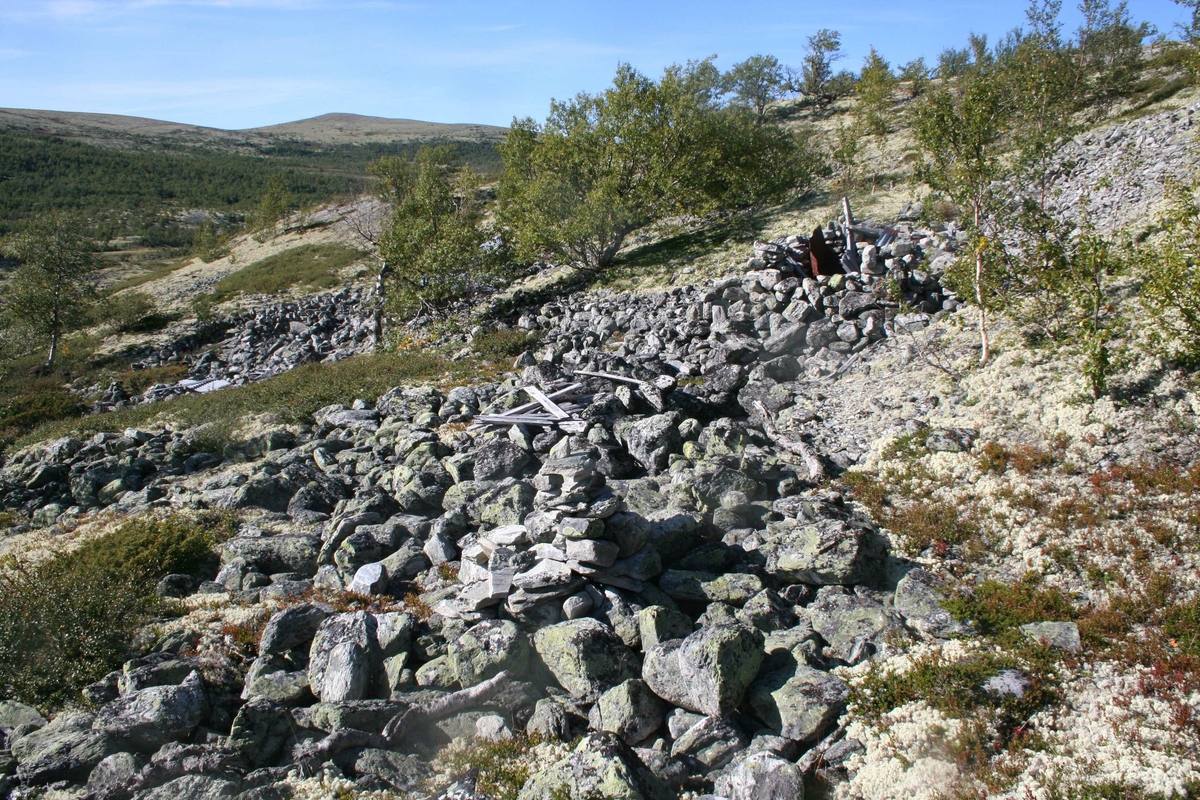 lekehytter i steinura, Mjovassdalen, 