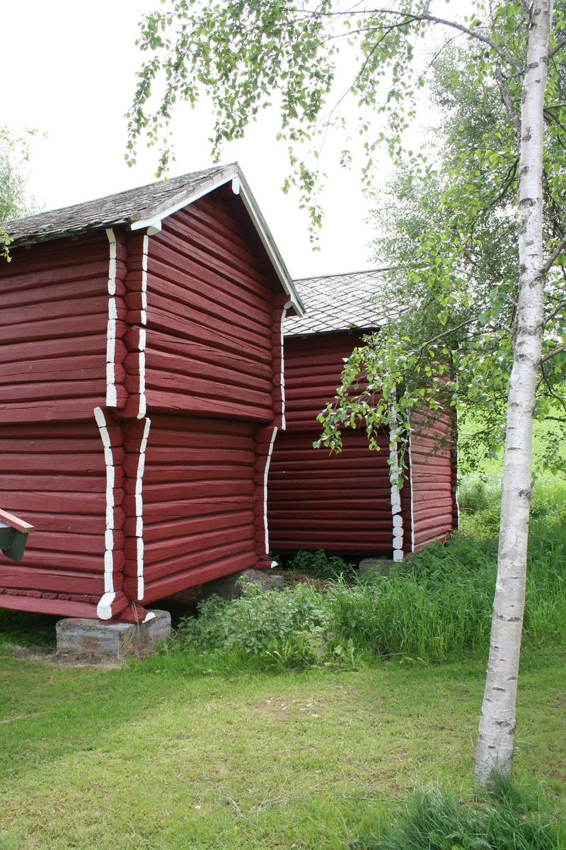 Fåset, Dalsmoen, stabbur