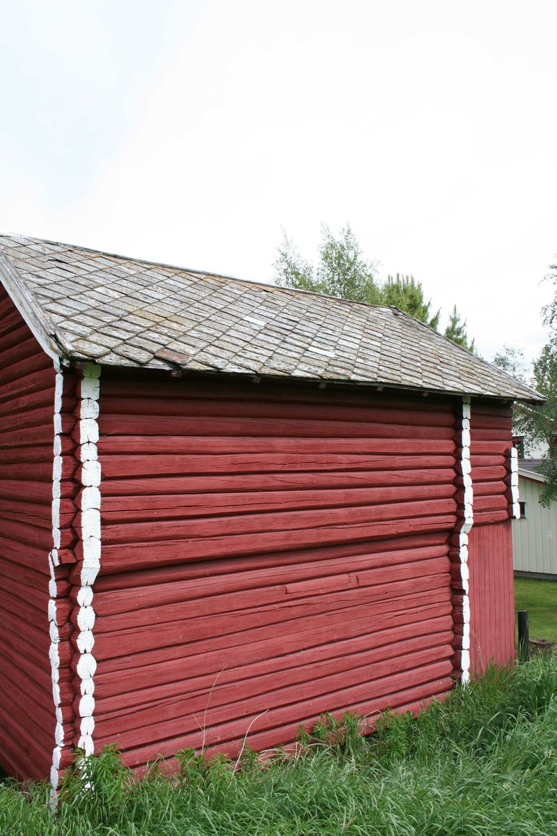 Fåset, Dalsmoen, stabbur