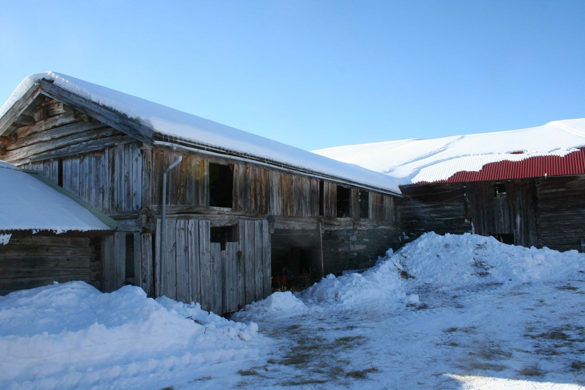 Henningsmo, uthus, steinfjøs