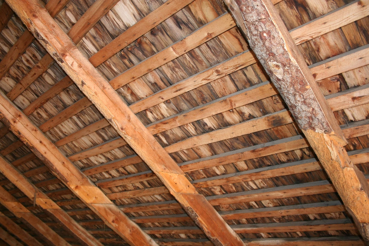 låve, innvendig tak