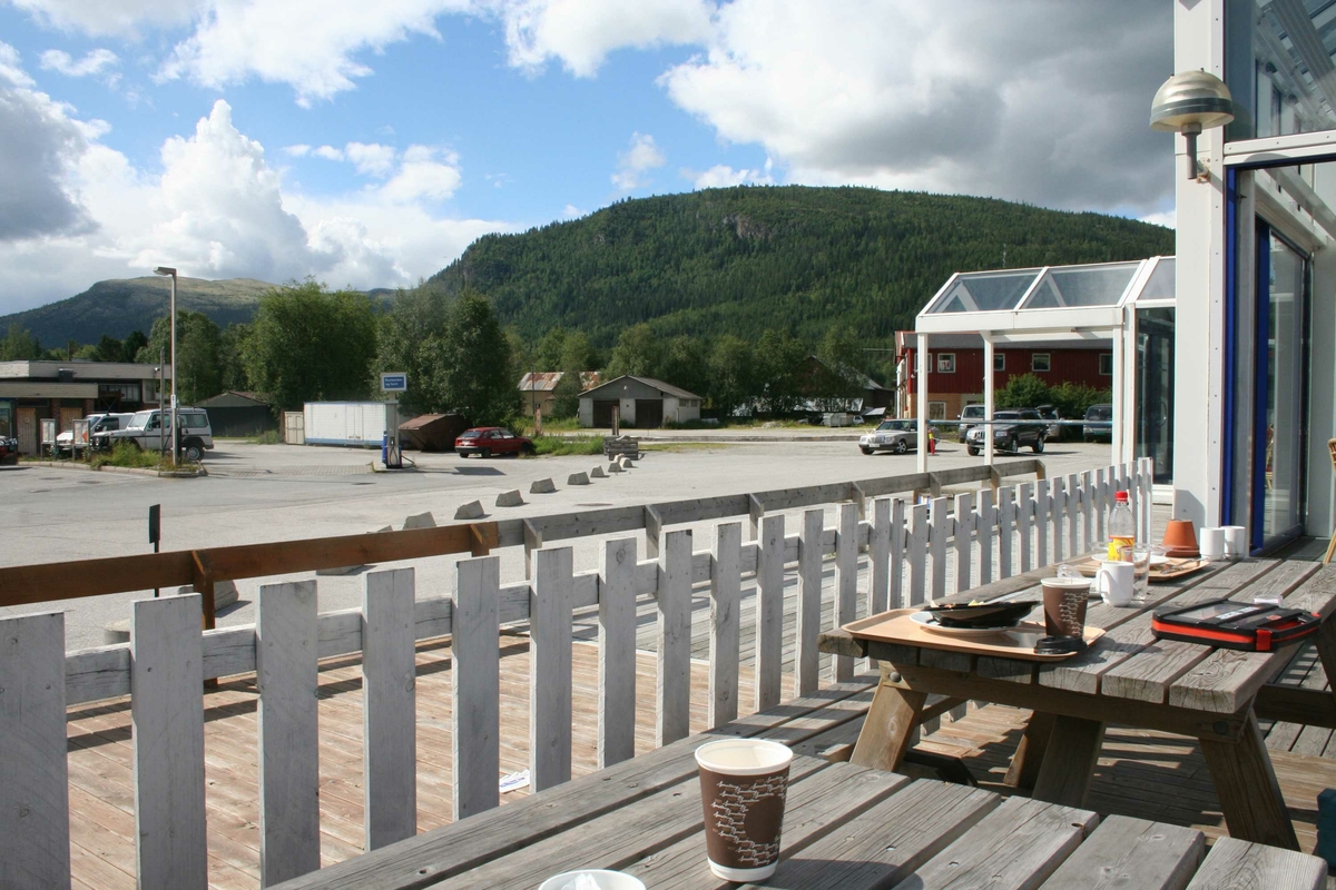 Taverna/Best, grensestrid