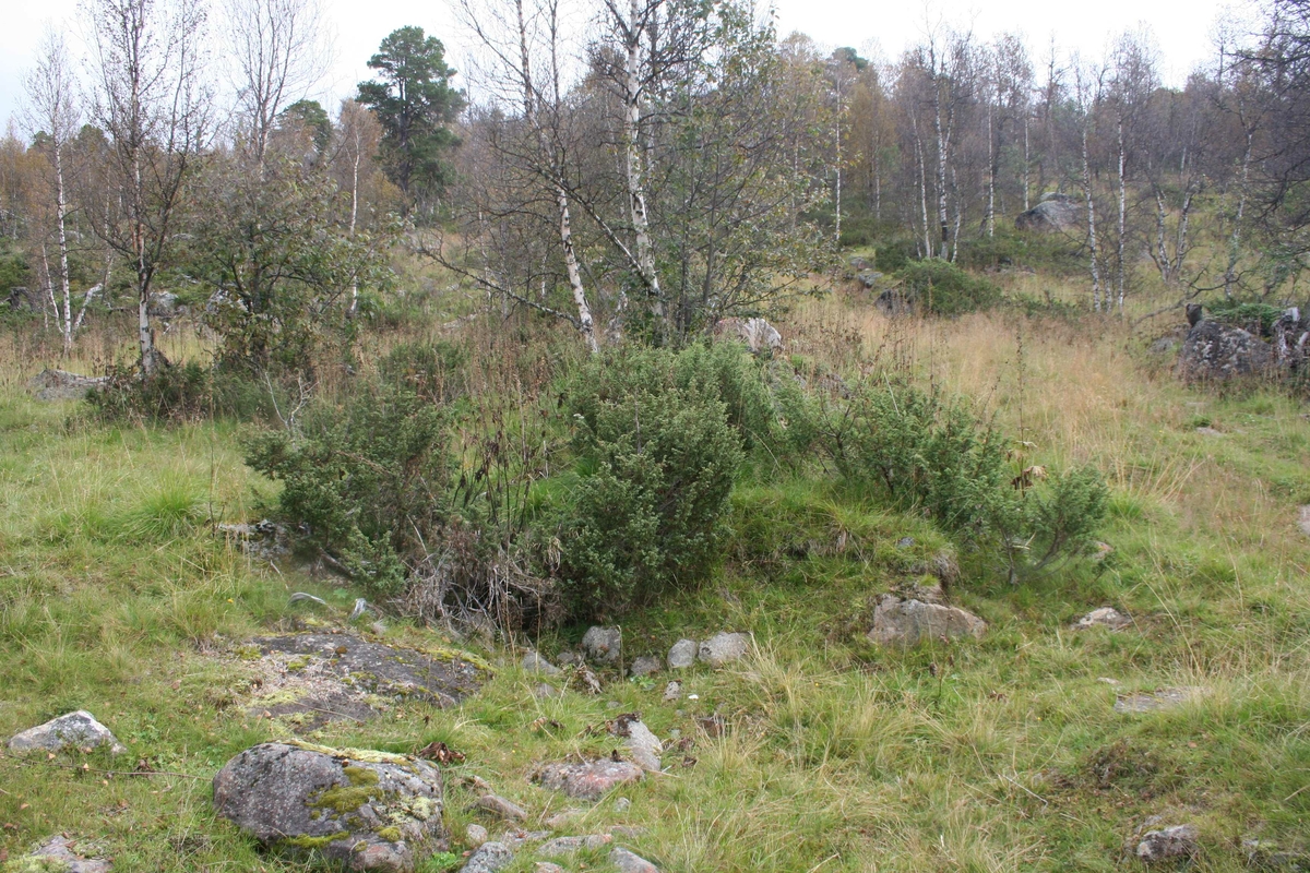 På leiring etter slagghaugen, Veslgrytdalen, Atnbrua