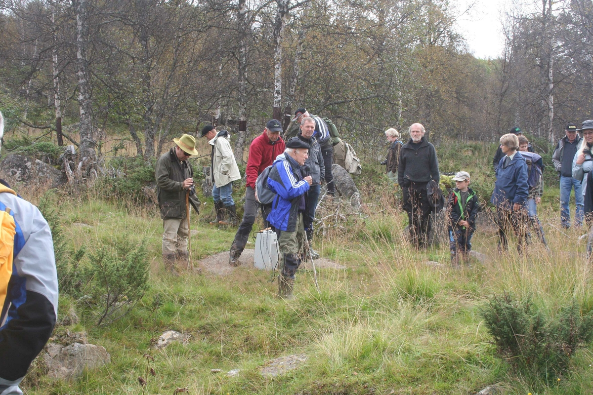 På leiring etter slagghaugen, Veslgrytdalen, Atnbrua