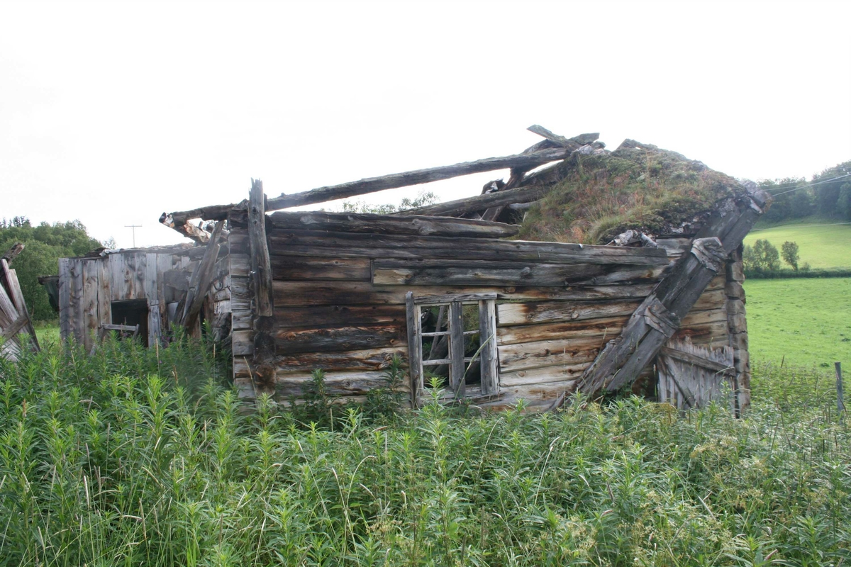 Stall, ruin