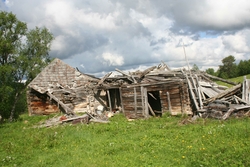 LÅve m stall, ruin, Haugen, Kvannkåsbakken