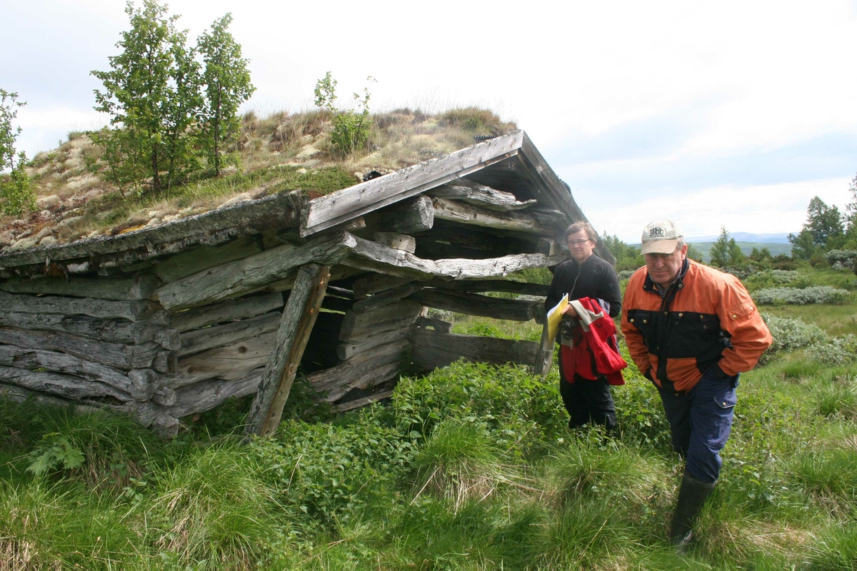 Løe, initaler, årstall, Håkon 7, Gruvåsen, Dalsbygda