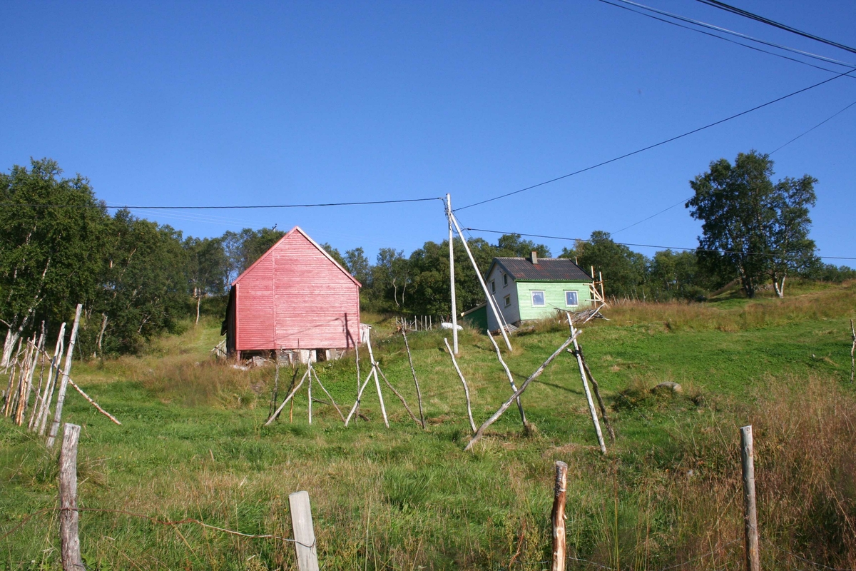 Skogsfjordvatn, Karlsøy