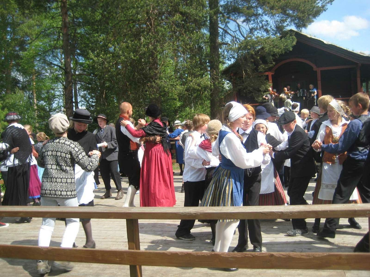 "Gamle Tynset", Dansen