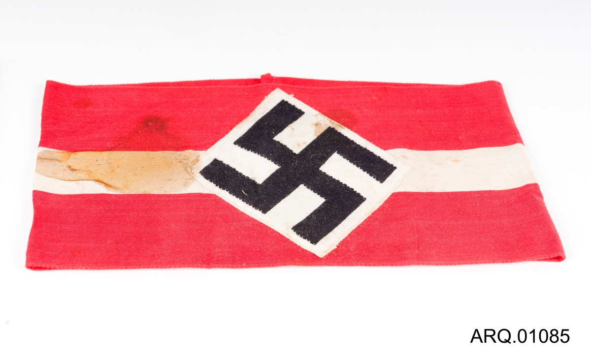Svart swastika