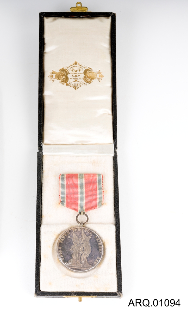 Engel, basun og flagg