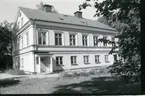 Tillberga sn, Västerås kn, Hedensberg.
Hedensbergs gård, förvaltarbostaden. 1986.