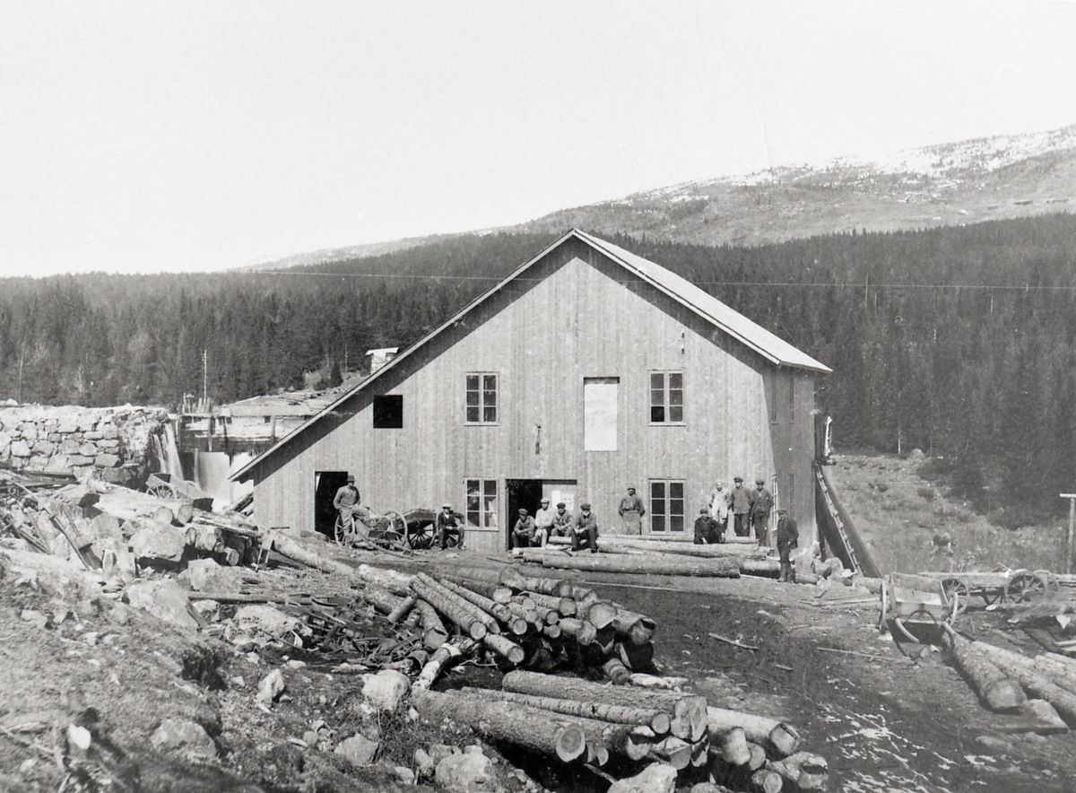 Lofoss bruk. Her bygd oppatt i 1921/22 etter brannen i 1920.