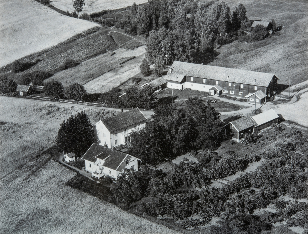 Flyfoto Lund Gård, Furnes, Ringsaker.