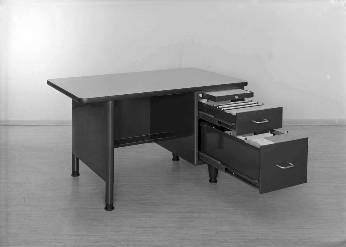 Skrivebord ved Nobø Fabrikker